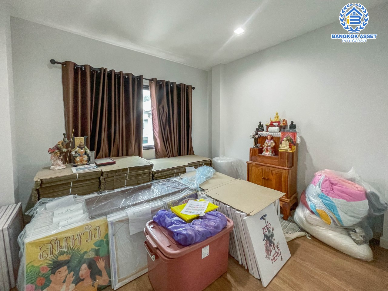 *****บ้านแฝดมือสอง ม.เวนิว ติวานนท์-รังสิต หลังมุม เนื้อที่ 43.5 ตร.ว. บ้านสวยตกแต่งพร้อมอยู่ ฟังก์ชัน 3 ห้องนอน 3 ห้องน้ำ จอดรถได้ 2 คัน แถมเครื่องปรับอากาศ 3 เครื่อง ต่อเติมบิ้วท์อินครัวเคาน์เตอร์พร้อมใช้งาน ทำเลดี ใกล้รถไฟฟ้าสายสีแดง "สถานีรังสิต", ทางด่วน "ศรีสมาน" และ "ศรีรัช"